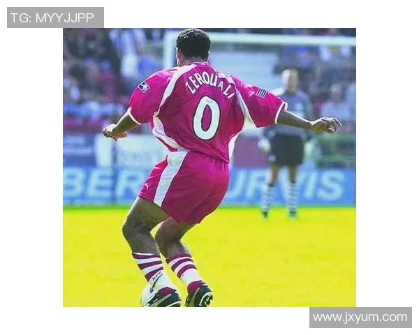 足球球星专属号码背后的故事与意义揭秘 足球球星专属号码背后的故事与意义揭秘